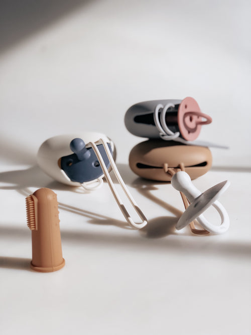 The Envelo Silicone Pacifier Holder Case - Beba Canada